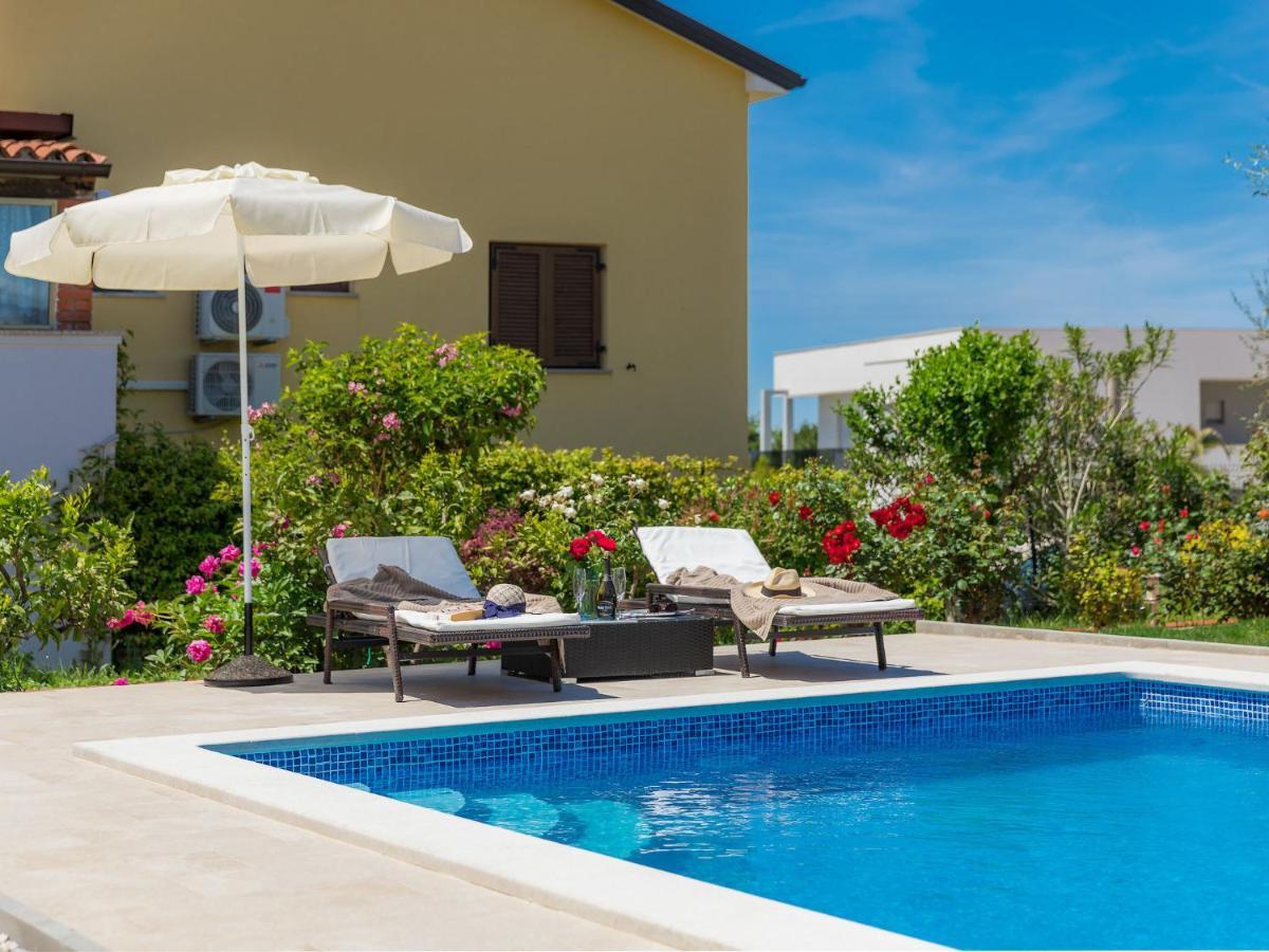 Holiday Home Chiara Novigrad Istria Esterno foto